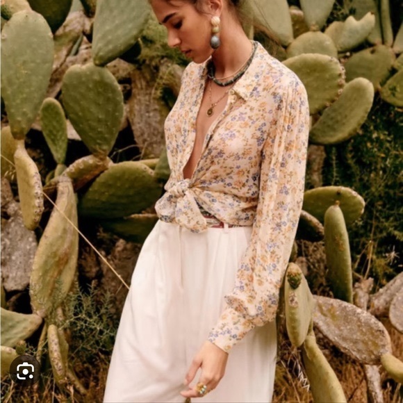 Sezane Tops - Sezane Claudio Shirt Jardin Floral